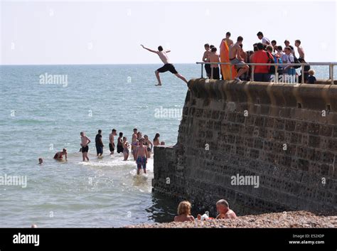 Uk tombstoning hi-res stock photography and images - Alamy