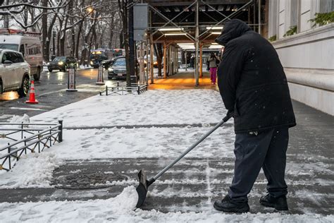 Northeast Storm: NYC, Washington DC Brace for More Snow on Friday - Bloomberg