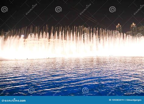 Dancing Musical Fountain in Dubai Editorial Stock Image - Image of blue, evening: 105583419