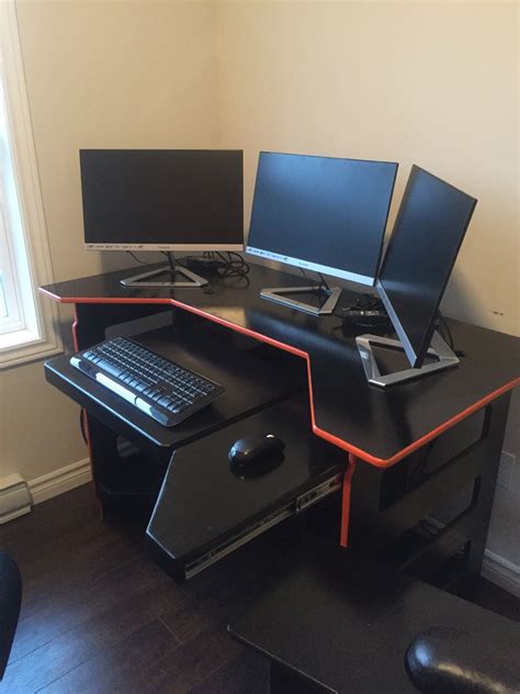 Elite Dangerous gaming desk I built. | Gaming computer desk, Diy ...