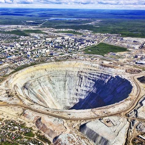 @unfamiliarearth The Mir mine, also called the Mirny mine, is an open pit diamond mine located ...