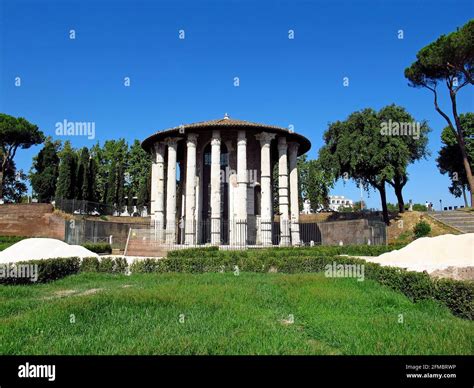 Temple of Vesta, Rome, Italy Stock Photo - Alamy