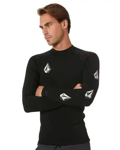 8 Best Wetsuits For Surfing (with pictures) - extremefreak.com