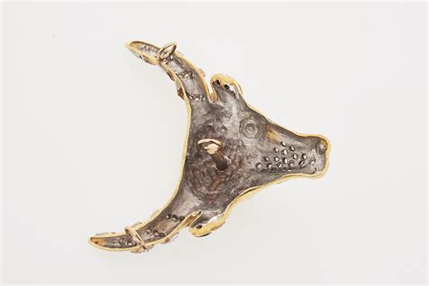 Gold Bull Pendant - Shapiro Auctioneers