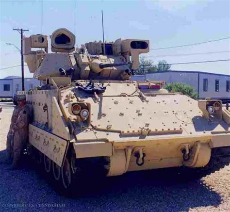 Bradley M2A3 IFV armoured infantry fighting vehicle technical data ...