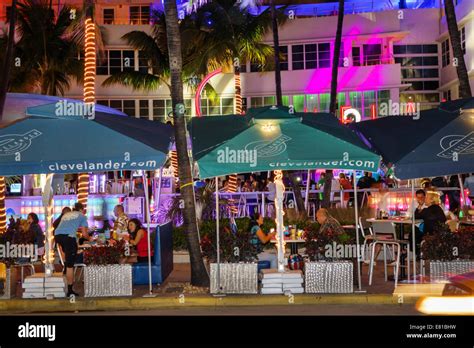 South Beach Miami Art Deco Nightlife Stock Photos & South Beach Miami ...