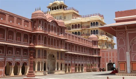 City Palace Jaipur Rajasthan : History, Royal Family, Timings & More