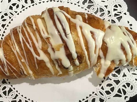 Cream Cheese Croissant – Desserts By Gerard