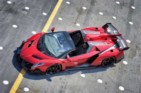 Lamborghini Veneno Roadster Wallpaper