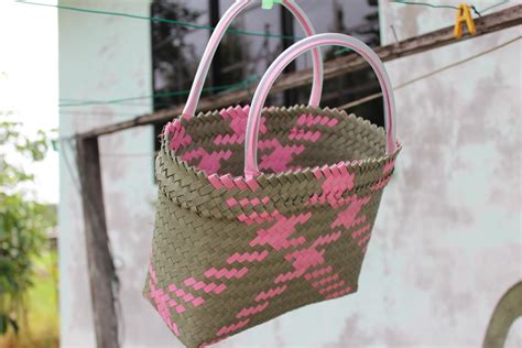 Bakul Anyaman Plastik / Cara Cara Menganyam Bakul Daripada Tali Plastik Ways To Weave Baskets ...