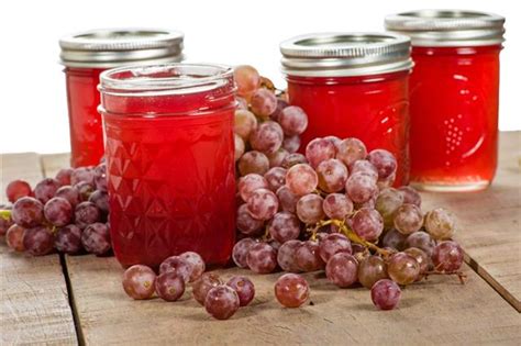 Easy Recipes for Muscadine Jelly That'll Get You Drooling - Tastessence