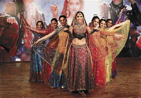 Free Images Online: Bollywood Dance Scenes (Photos)