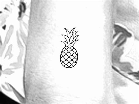 Pineapple tattoo / small pineapple tattoo / wrist tattoo / arm tattoo / tiny tattoo / simple tattoo