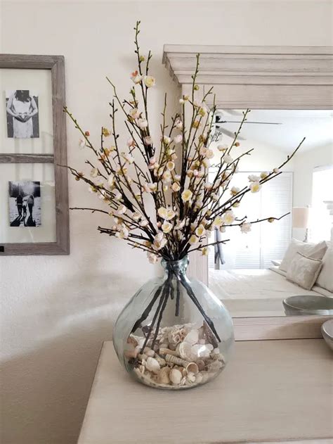 20+ Big Vase Decoration Ideas