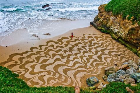 32 incredible sand masterpieces from a San Francisco native