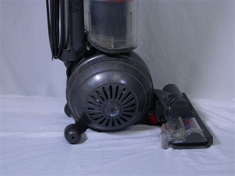 Dyson Cinetic Big Ball Animal Upright Filter Replacement - iFixit Repair Guide