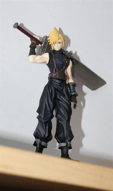 Cloud Strife figure 2 by Terra7 on DeviantArt