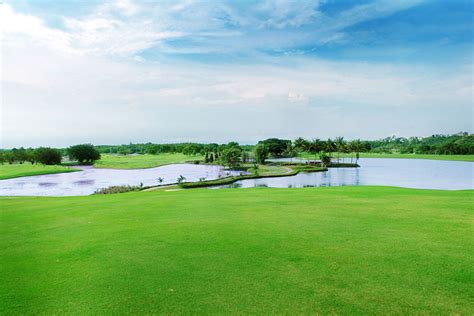 Best Golf Courses in Batam 2023 | Batam Golf Clubs in Indonesia