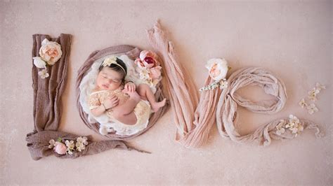 Newborn Baby Photoshoot Girl - Baby Viewer