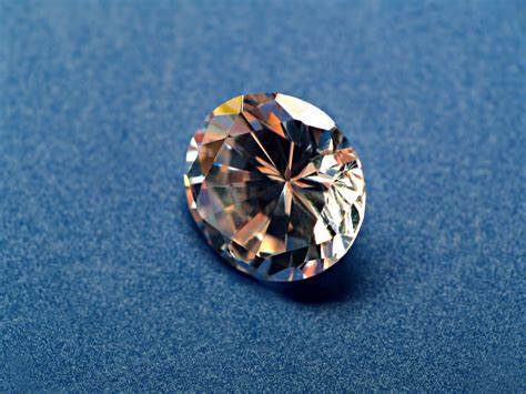 Compare Cubic Zirconia and Diamond