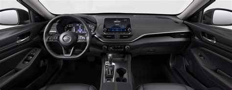 2020 Nissan Altima Interior | Straub Nissan