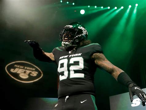 The Jets unveiled new uniforms to the expected internet roasting