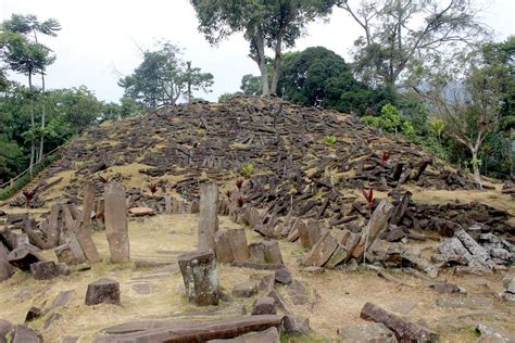 Gunung Padang: An Antediluvian Pyramid? - The Ancient Connection