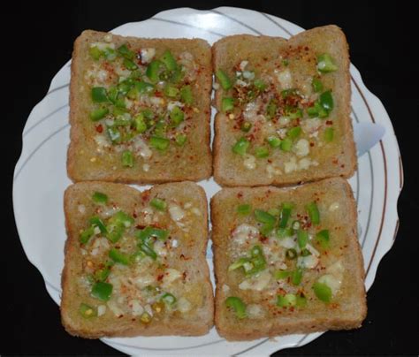 How to Make Capsicum Cheese Toast in 18 Minutes - Delishably