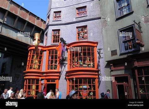 Diagon Alley Universal Studios Stock Photo - Alamy