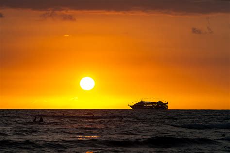 Top 10 Waikiki Sunset Cruises - Hawaii Travel Guide