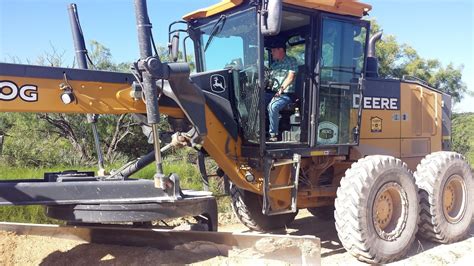 Becoming a Motorgrader Operator | Heavy Iron Jobs