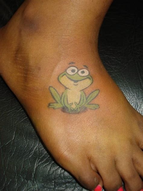 Foot frog tattoo