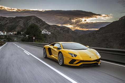 Yellow Lamborghini 4k Wallpaper,HD Cars Wallpapers,4k Wallpapers,Images,Backgrounds,Photos and ...