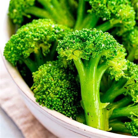 5 Health Benefits of Broccoli - Jessica Gavin