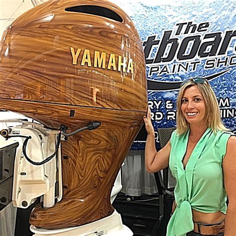 Custom paint wood-look Yamaha outboard | Boat, Outboard, Classic boats