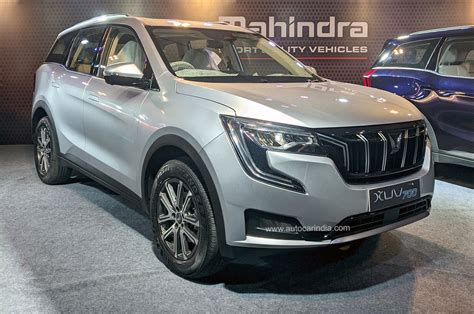 New Mahindra XUV700 variants and features detailed | Autonoid