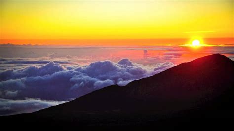 Maui Sunrise at the Top Haleakala Volcano - YouTube