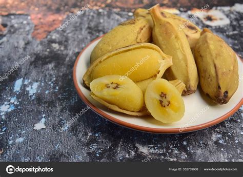 Pisang Rebus Boiled Banana Pisang Kepok Saba Banana Stock Photo by ©widyastuti 352739668