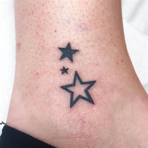 Learn 96+ about star tattoo on hand meaning unmissable - in.daotaonec