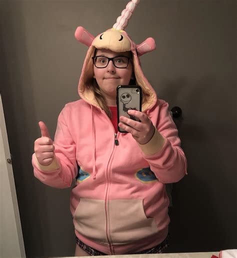 Got a Balloonicorn hoodie (also face reveal I guess) : r/tf2