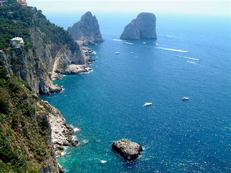 Traveling to 202 Countries Guidance: Traveling to Italy:Isle of Capri