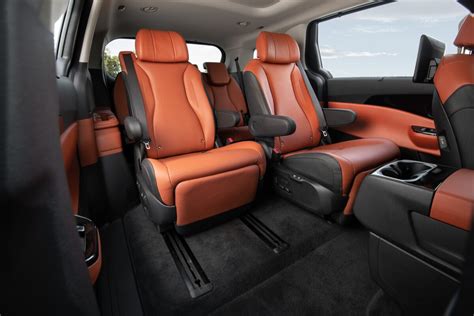 2024 Kia Carnival: 38 Interior Photos | U.S. News