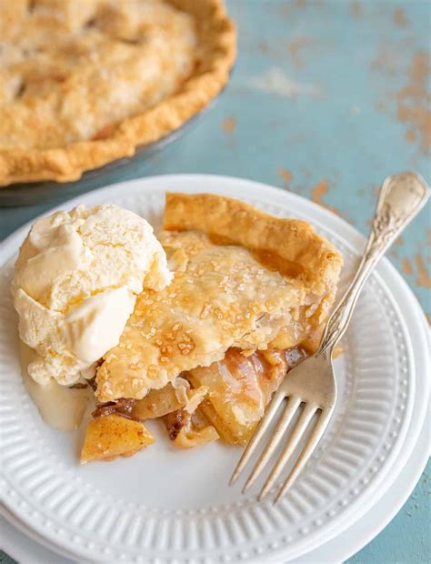 Easy Apple Pie Recipe | Classic Apple Dessert Recipe For Thanksgiving!