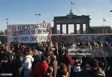 German Reunification Photos and Premium High Res Pictures - Getty Images