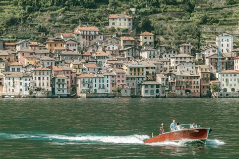 Private Boat Tour around lake Como or Garda - EliteVoyage