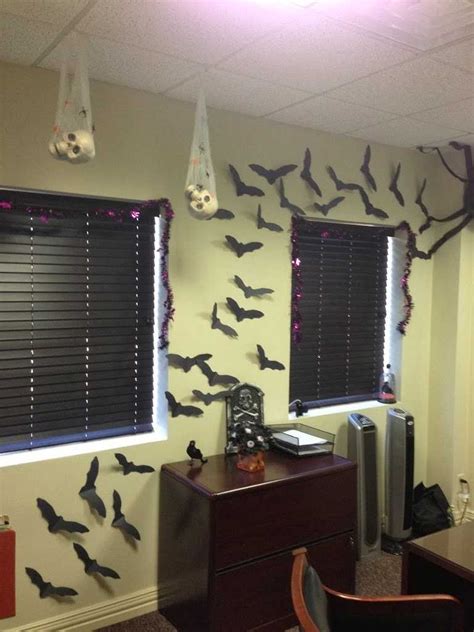 10 Amazing Halloween Decorating Ideas For The Office 2024