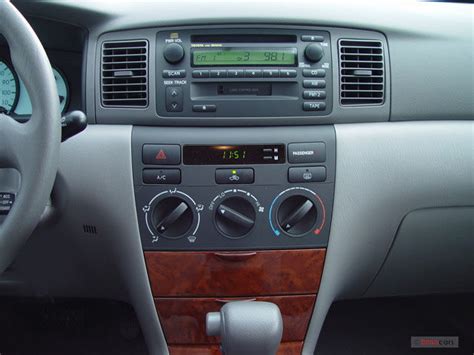 2007 Toyota Corolla: 7 Interior Photos | U.S. News