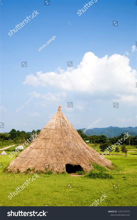 House Paleolithic Age Stock Photo 1259137372 | Shutterstock