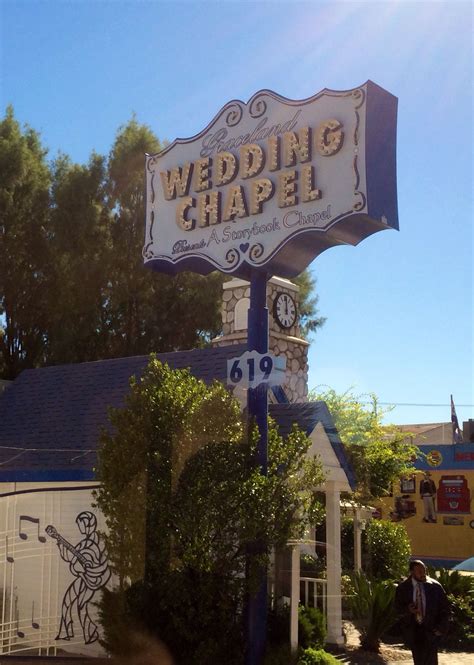 Graceland Wedding Chapel pic 2 | Chapel wedding, Vegas wedding, Chapel