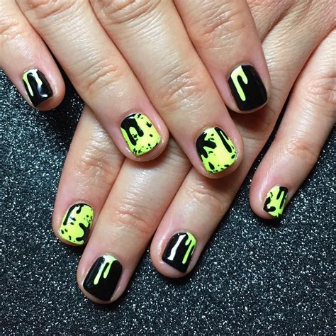 Neon splatters and drips for @mariannahhh ⭐️ Halloween Nail Art, Neon ...